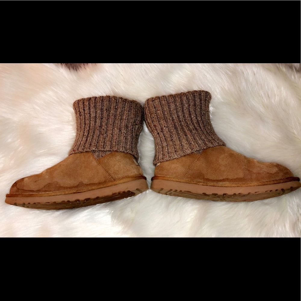 UGG Chestnut Cable Knit Boots - Picture 5 of 8